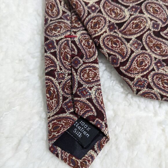 Men's Vintage 100% Italian Silk Tie  Burgundy Paisley Motif - Picture 13 of 13
